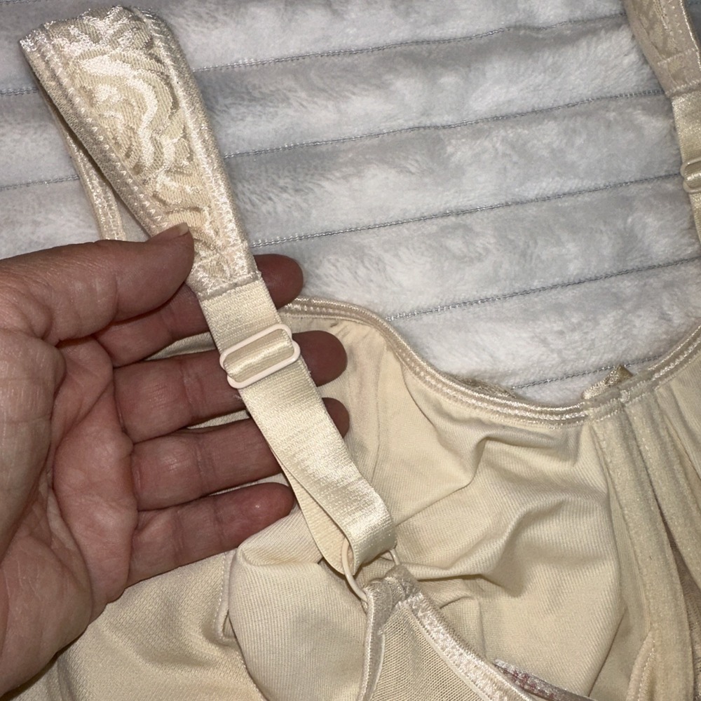 Lace Breeziest Unlined With Underwire -004 - Picture 6 of 9